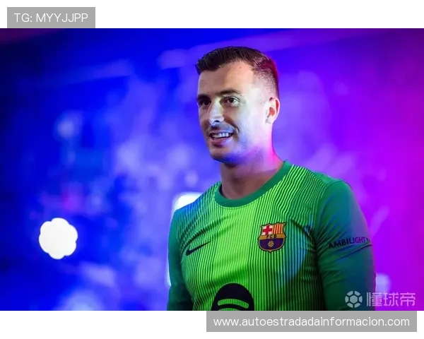 西媒报道佩尼亚将续约巴萨至2029年 或租借至埃尔切发展 西媒报道佩尼亚将续约巴萨至2029年 或租借至埃尔切发展