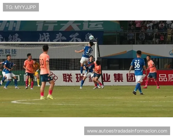 苏超南通队凯旋归来 三千球迷热烈迎接城市英雄 苏超南通队凯旋归来 三千球迷热烈迎接城市英雄