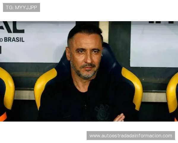 电讯报:尽管狼队战绩不佳 佩雷拉帅位暂时未受威胁 电讯报:尽管狼队战绩不佳 佩雷拉帅位暂时未受威胁