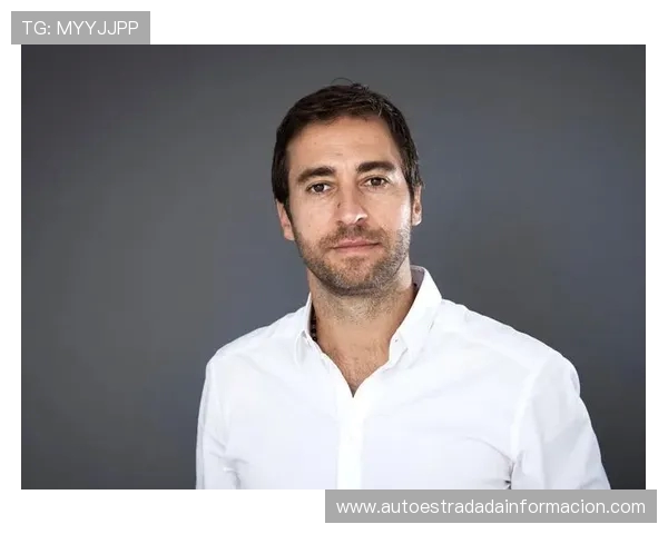 前枪手弗拉米尼华丽转身企业家获英国国王接见引热议广泛关注话题 前枪手弗拉米尼华丽转身企业家获英国国王接见引热议广泛关注话题